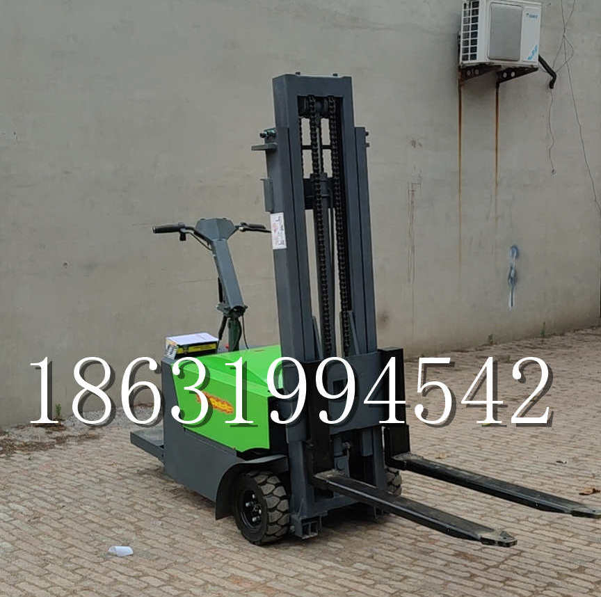 基隆市优程全电动叉车插腿式堆高车液压装卸车1.5吨升高小型站驾式铲车